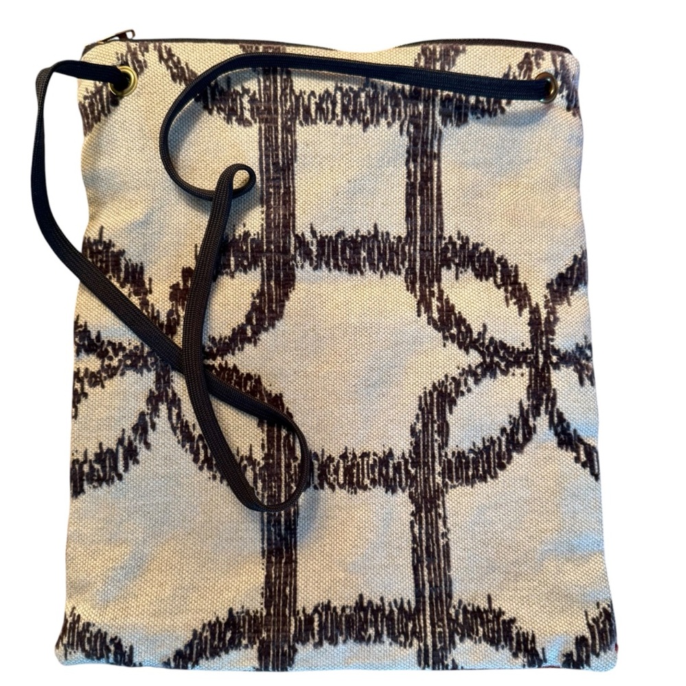 Handcrafted Boho Multi-Fabric Embroidered Crossbody Purse with Floral Appliqué - Picture 4 of 5